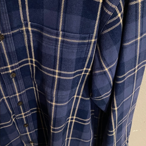 L.L bean long sleeve button down large - Picture 4 of 5